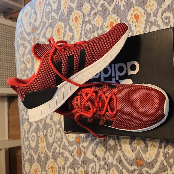 Adidas men's Questar next size 11 new with box - Picture 2 of 5